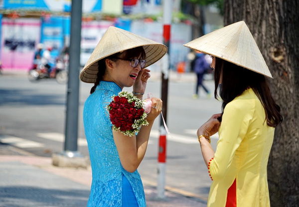實拍︰鄰國越南越南女大學生畢業照，帶你了解她們的生活19 / 作者:乔微博 / 帖子ID:418