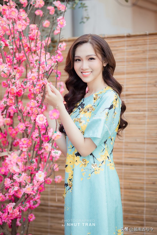 2019年越南變性小姐冠軍超美寫真，身穿越南傳統服飾喜迎農歷春節19 / 作者:123456790 / 帖子ID:424