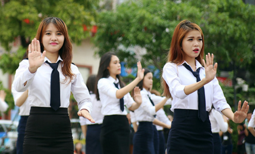 實拍越南航大學生的戶外訓練，素顏美女真不少76 / 作者:123456790 / 帖子ID:430