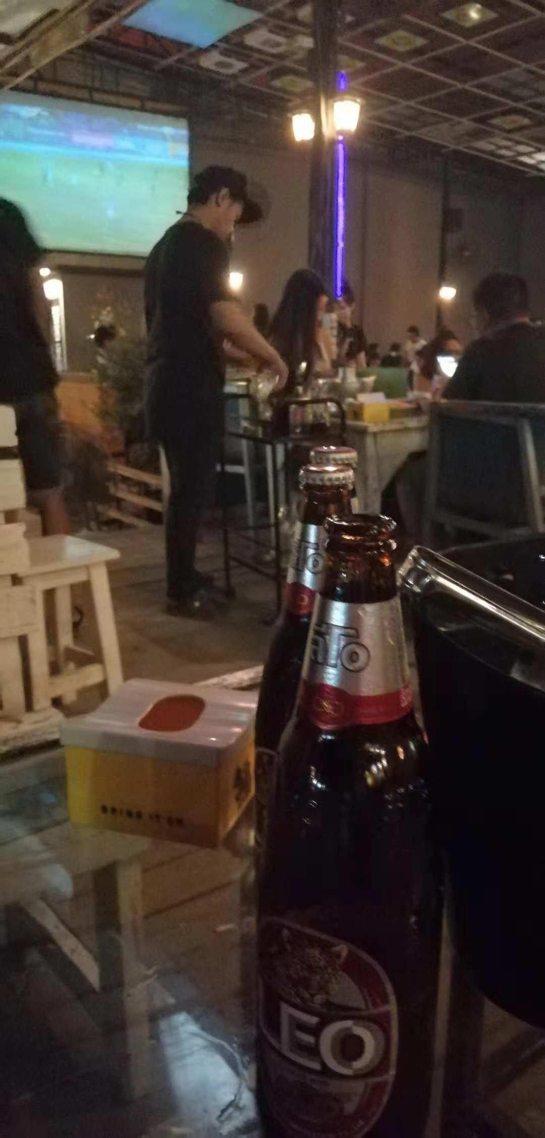 泰國酒吧真心便宜，服務好 美女很多！一個勁的在那里亂扭51 / 作者:123456790 / 帖子ID:468