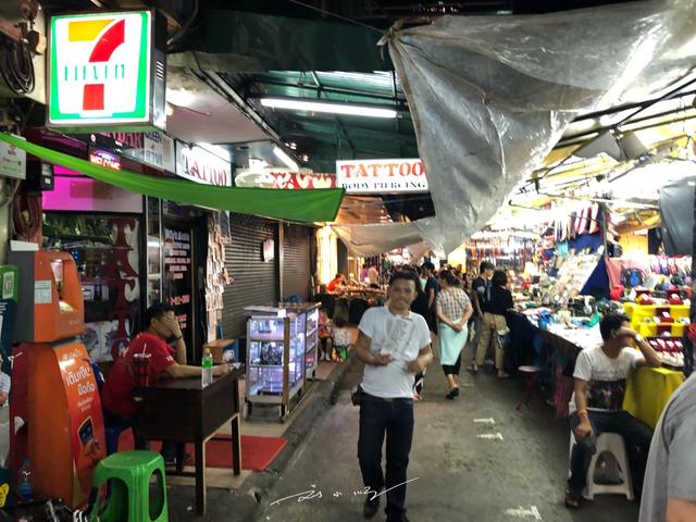實拍泰國曼谷最著名的紅燈區，一半是夜市，一半是色情表演的夜店16 / 作者:乔微博 / 帖子ID:472