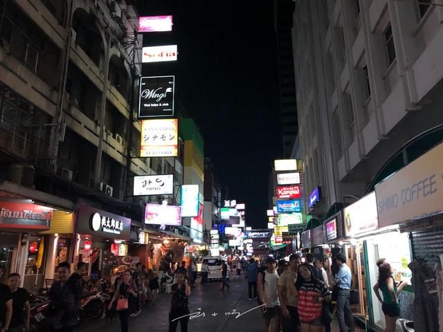 實拍泰國曼谷最著名的紅燈區，一半是夜市，一半是色情表演的夜店92 / 作者:乔微博 / 帖子ID:472