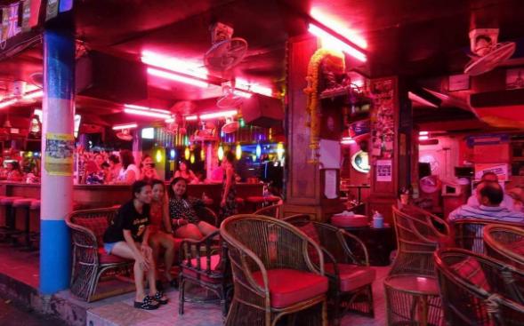 在泰國酒吧切記不要做這幾個行為，否則有可能會讓你“出不來”4 / 作者:乔微博 / 帖子ID:495