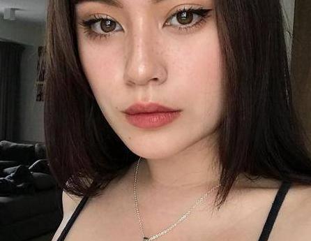 18歲混血女模特大罵馬來西亞粉絲，稱留言全是騷擾23 / 作者:顺势而为47 / 帖子ID:546