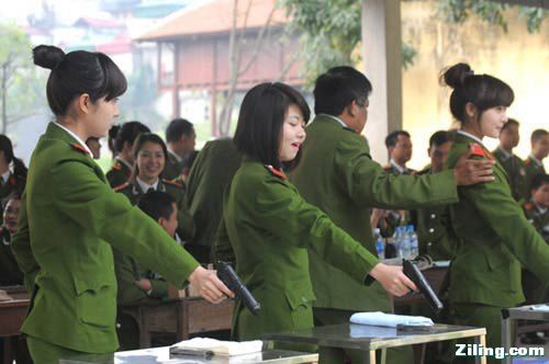 越南女兵 真漂亮89 / 作者:顺势而为47 / 帖子ID:614
