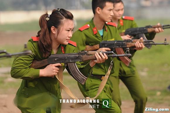 越南女兵 真漂亮8 / 作者:顺势而为47 / 帖子ID:614